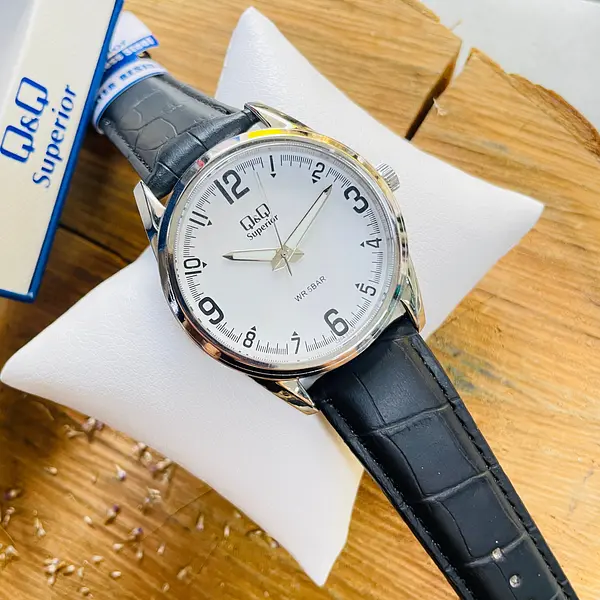 Reloj Q&Q De Hombre C204a-008vy -- 009 -- 010